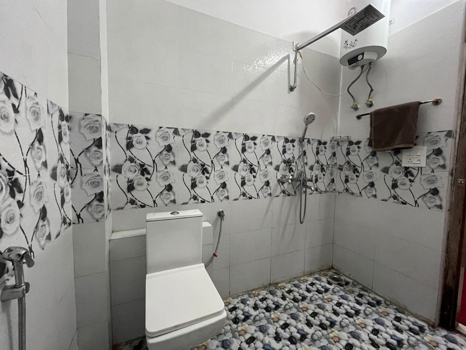 Shreshth Home Stay - Best Family Accommodation - 3Km From Har Ki Pauri, Haridwar, Uttarakhand Bagian luar foto