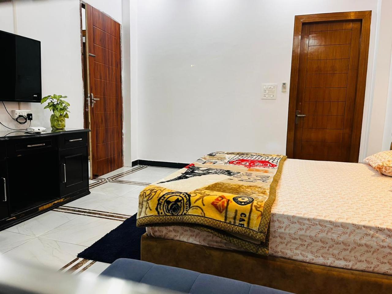 Shreshth Home Stay - Best Family Accommodation - 3Km From Har Ki Pauri, Haridwar, Uttarakhand Bagian luar foto