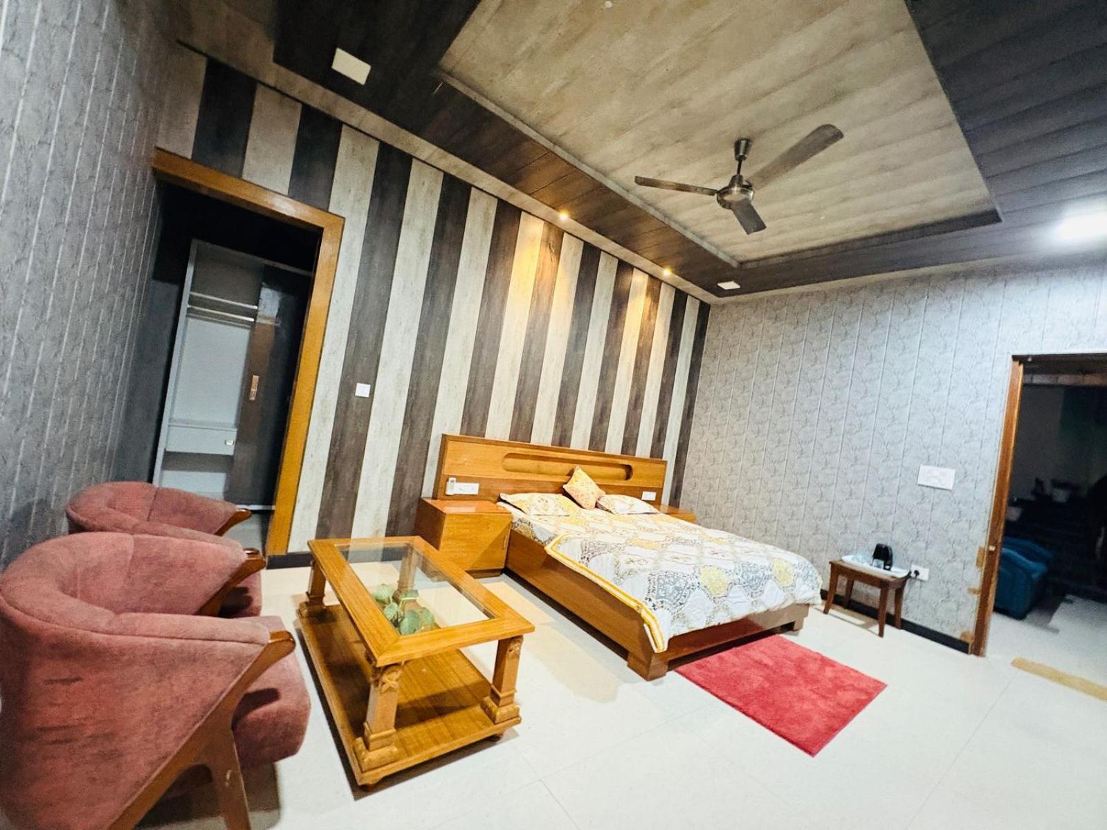 Shreshth Home Stay - Best Family Accommodation - 3Km From Har Ki Pauri, Haridwar, Uttarakhand Bagian luar foto