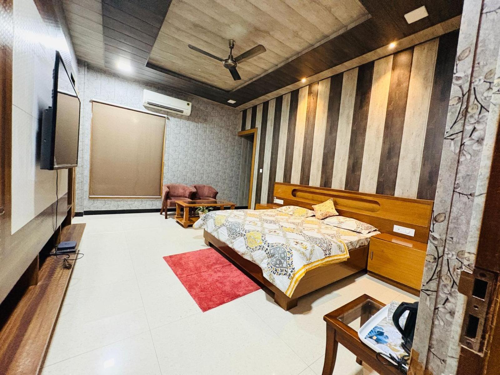 Shreshth Home Stay - Best Family Accommodation - 3Km From Har Ki Pauri, Haridwar, Uttarakhand Bagian luar foto